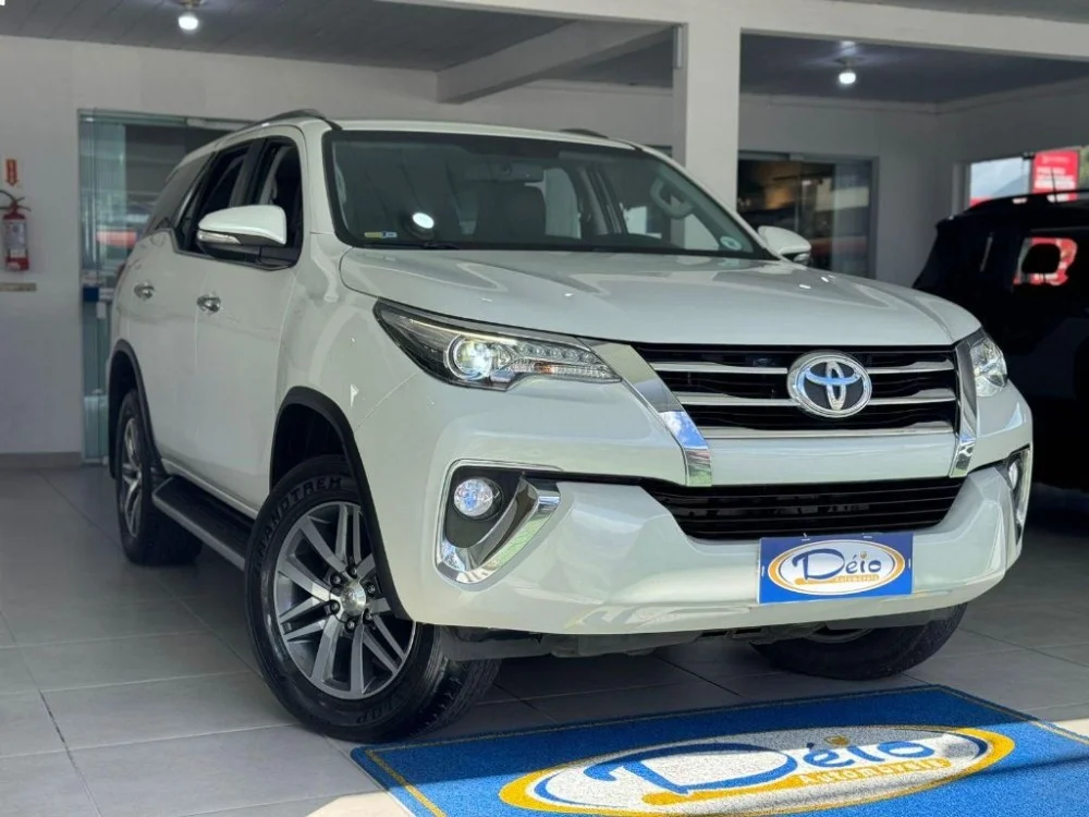 Toyota Hilux SW4 SRX 4x4 2.8 TDI 16V Dies. Aut.